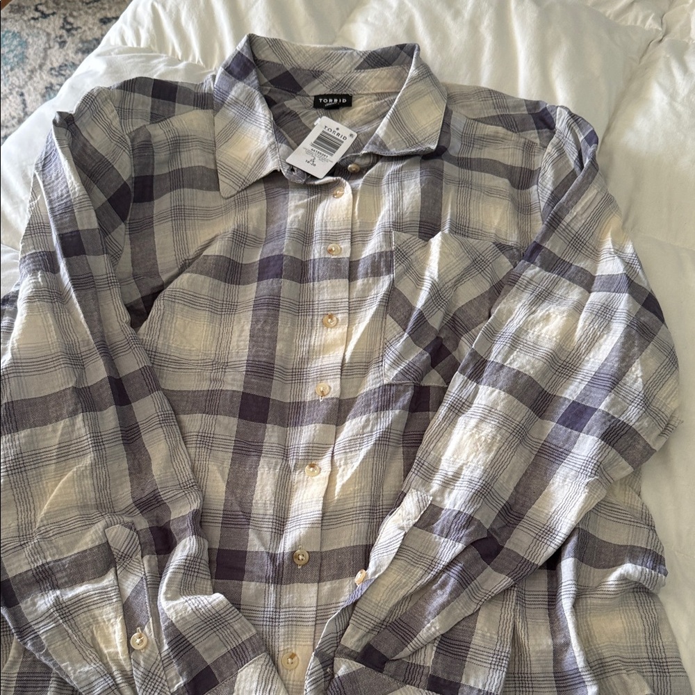 Torrid Women's Plaid Button Down Shirt - Cream and navy blue